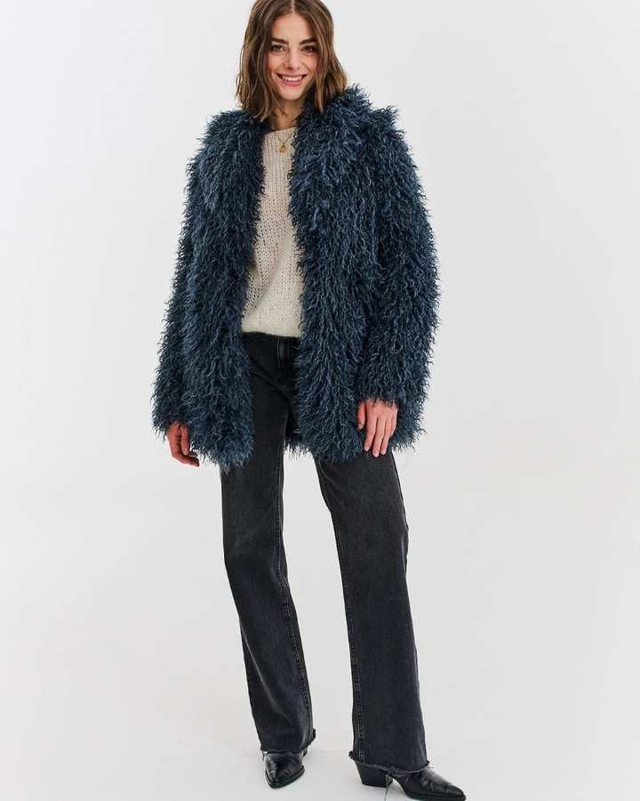Barbara - Cozy Faux Fur Jacket